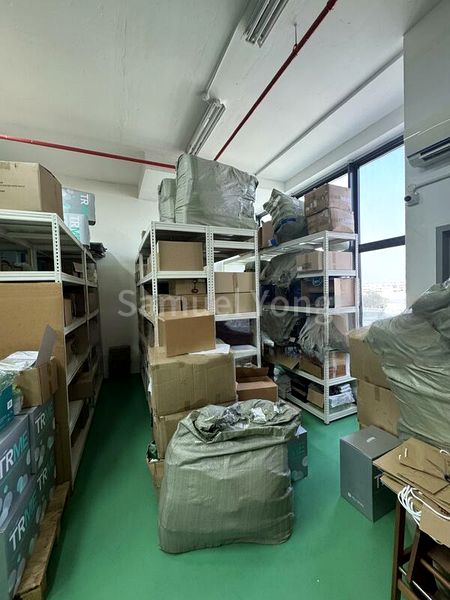 Light Industrial (B1) for Rent: Oxley BizHub - Image 3