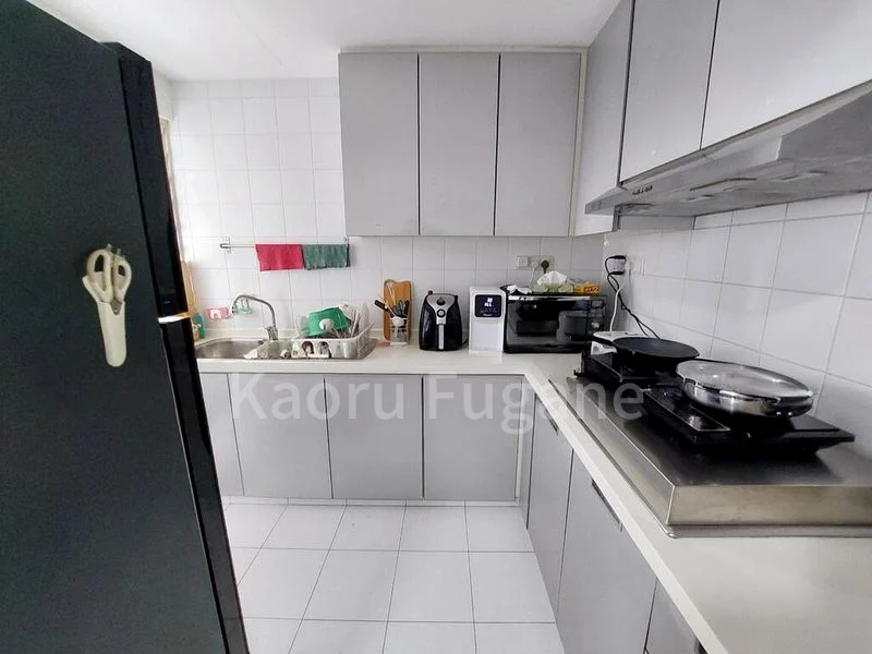 Common Room (Condo) for Rent in  The Esparis - Image 4