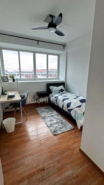 Common Room (Condo) for Rent in  The Esparis - Image 6