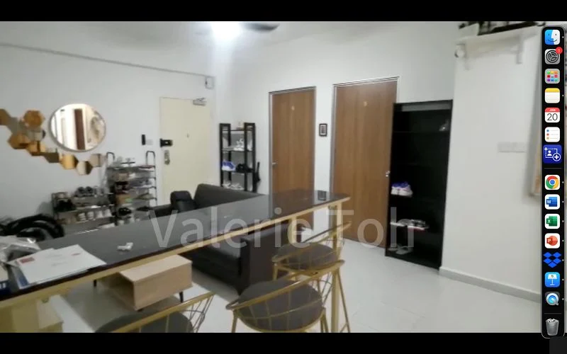 Master Room (Condo) for Rent in  Kum Hing Court - Image 5