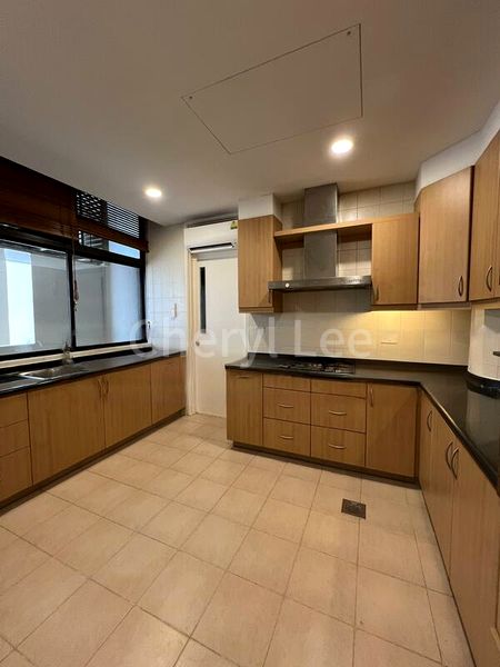 3 Bed Condo for Rent in  The Colonnade - Image 10