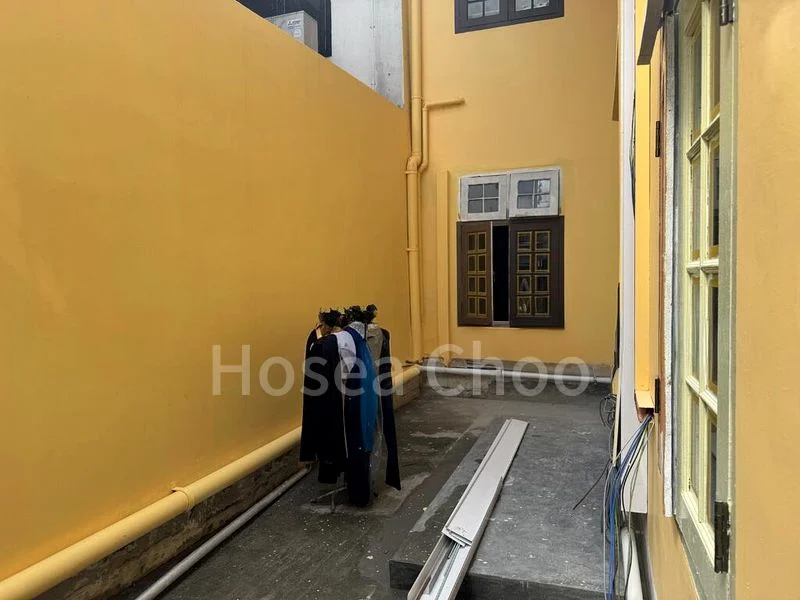 Shop / Shophouse for Rent: South Bridge Road - Image 1