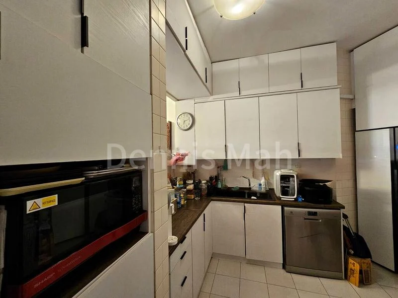 3 Bed Condo for Sale in Bayshore Park - Image 1