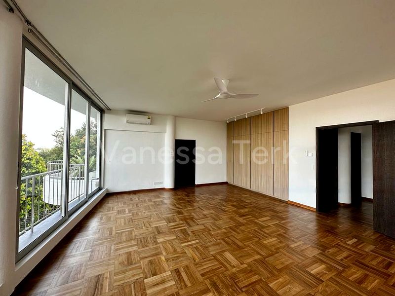 4 Bed Condo for Rent in  The Peak - Image 8
