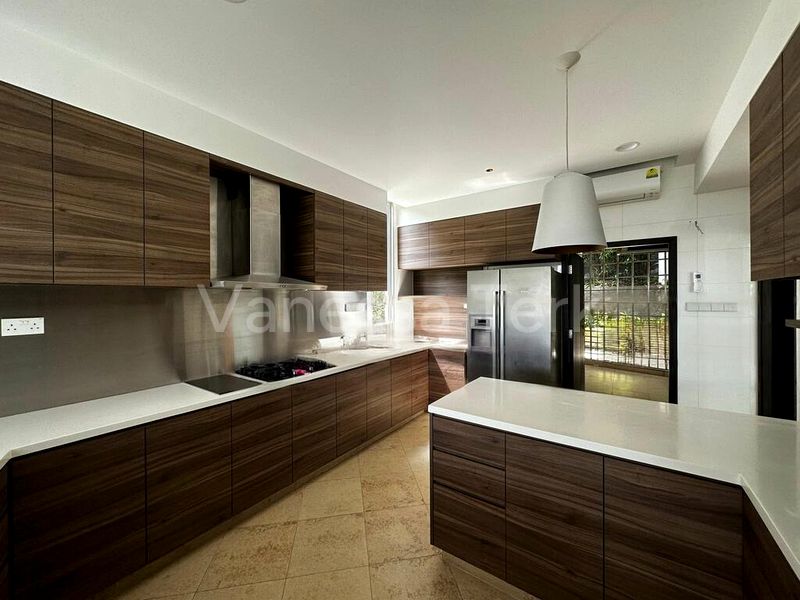 4 Bed Condo for Rent in  The Peak - Image 6
