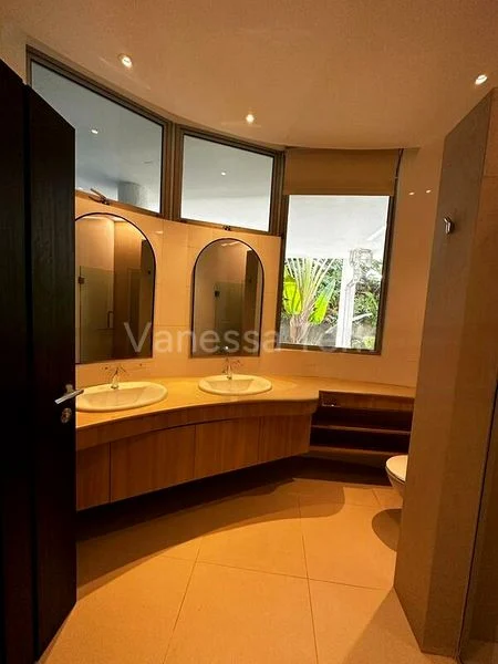4 Bed Condo for Rent in  The Peak - Image 4