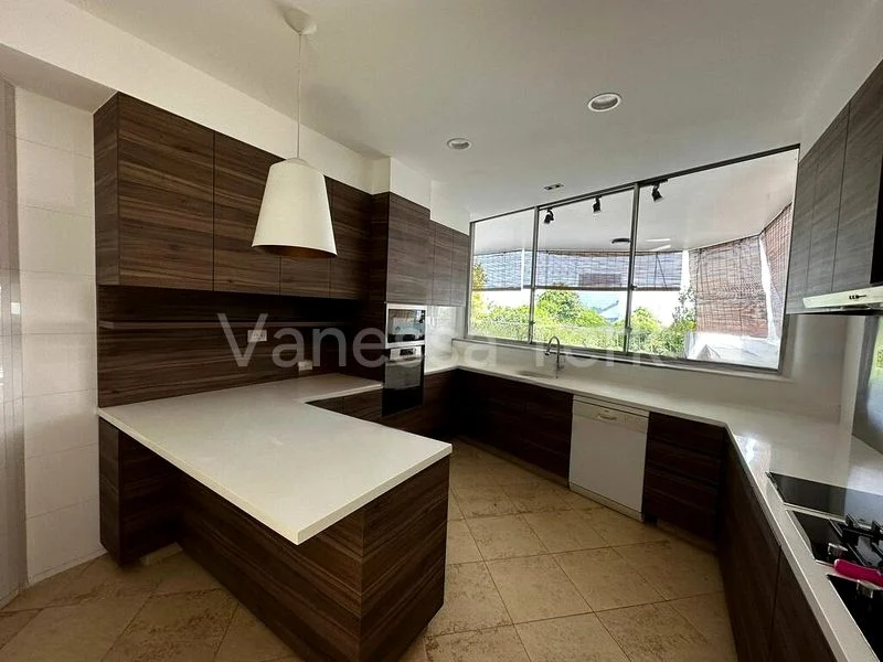 4 Bed Condo for Rent in  The Peak - Image 5