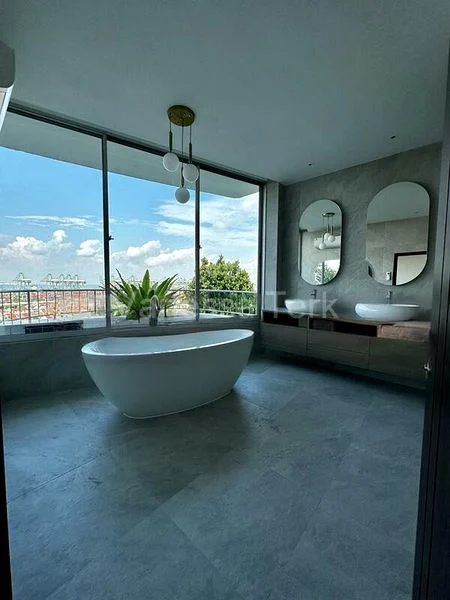 4 Bed Condo for Rent in  The Peak - Image 2