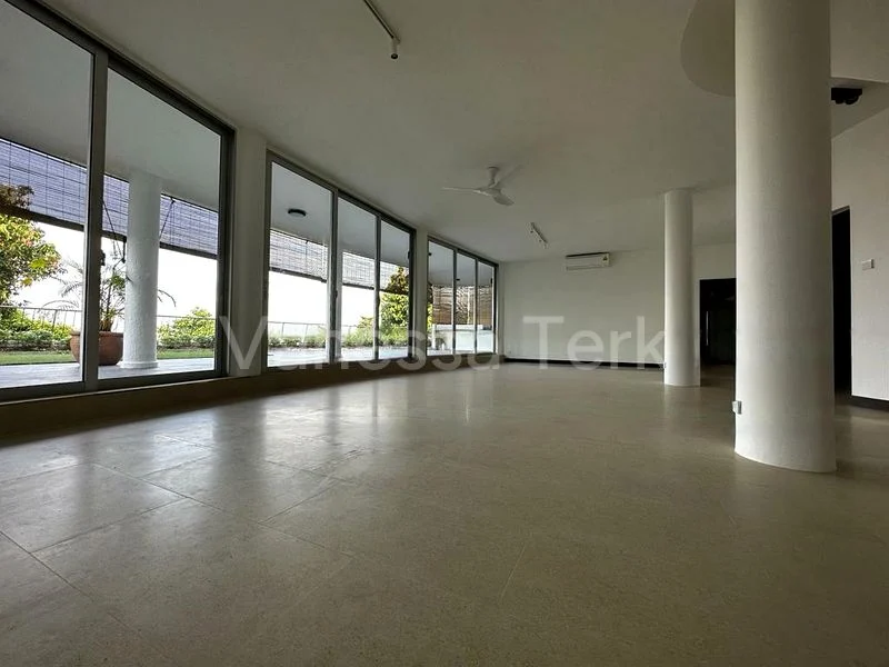 4 Bed Condo for Rent in  The Peak - Image 17