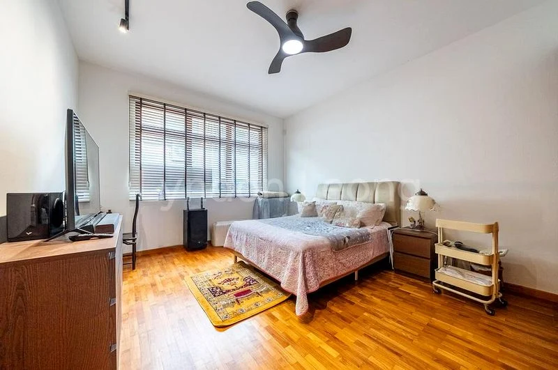 4 Bed Terraced House (Landed) for Sale in  The Riverina - Image 13