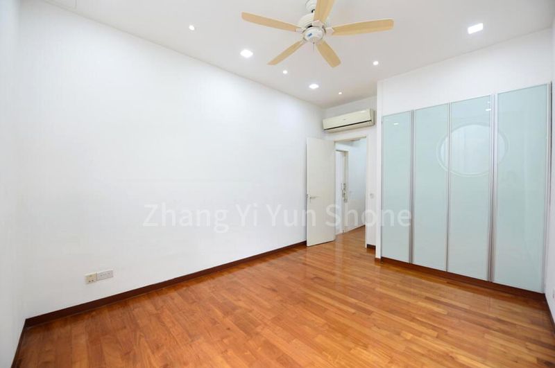 4 Bed Condo for Rent in  Nassim Jade - Image 9