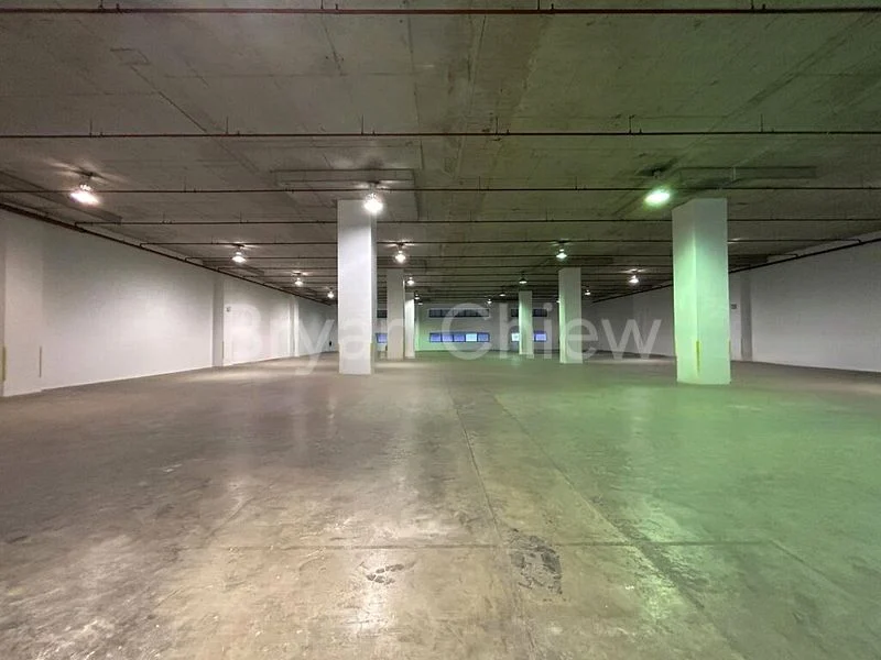 Warehouse for Rent: Penjuru Road - High Ceiling, 40ft Accessible Warehouse - Image 1