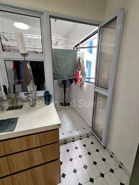 5 Room (5I) HDB for Rent in  699 Hougang Street 52 - Image 5