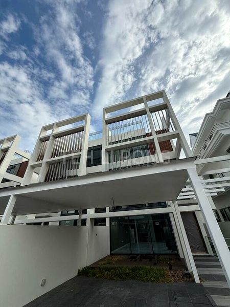 5 Bed Semi-Detached House (Landed) for Sale in  Eastwood Drive - Image 1