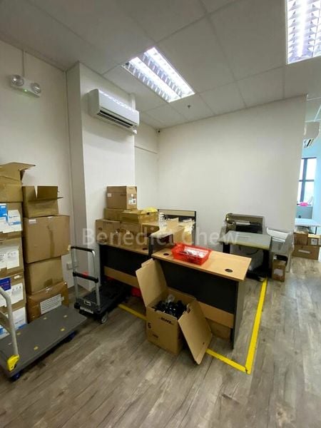 Light Industrial (B1) for Rent: Tradehub 21 - Image 2