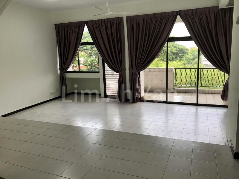 3 Bed Condo for Rent in  Lakepoint Condominium - Image 3