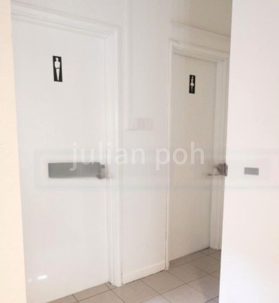 Shop / Shophouse for Rent: Near MRT, High-Foot Traffic Unit at Telok Ayer! - Image 13