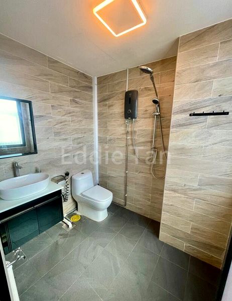 Light Industrial (B1) for Rent: Woodlands 11 - Image 10