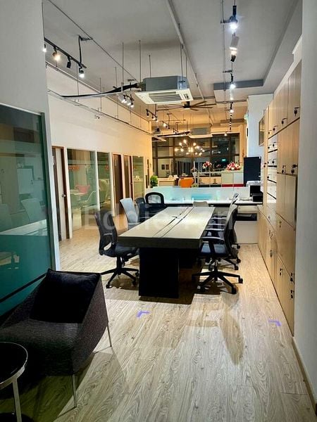 Light Industrial (B1) for Rent: Woodlands 11 - Image 4