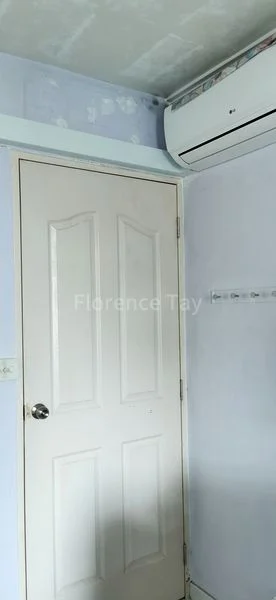 Common Room (HDB) for Rent in  184 Edgefield Plains - Image 4