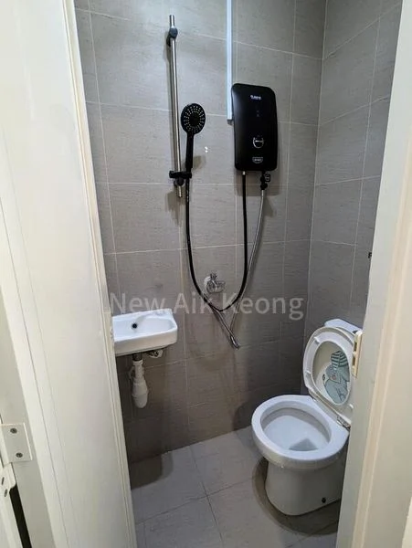 Common Room (Condo) for Rent in The Brownstone - Image 1