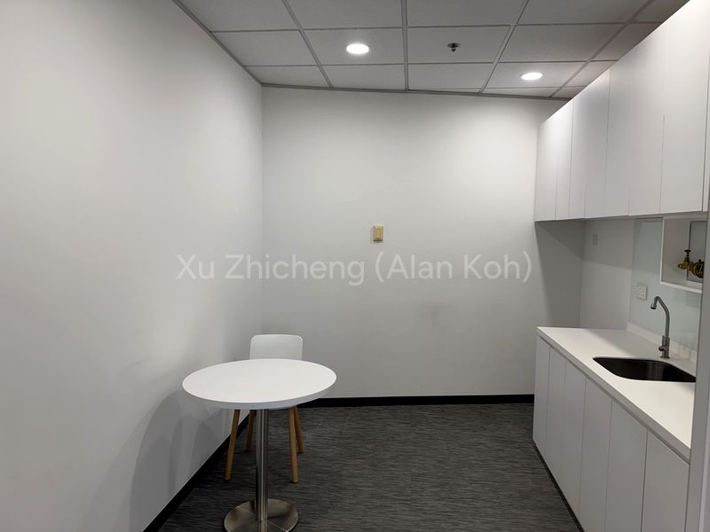 Office for Rent in Centennial Tower - Image 6