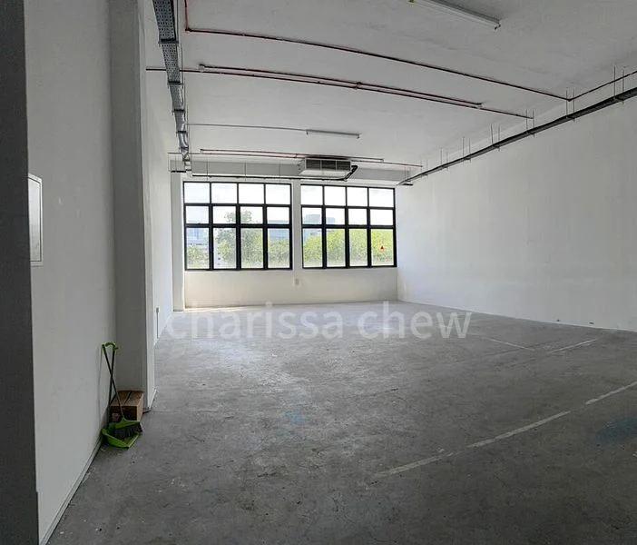 Light Industrial (B1) for Rent: Spaze - Image 1