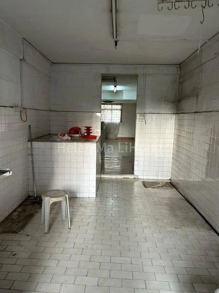 4 Room (4STD) HDB for Rent in  166 Woodlands Street 13 - Image 2