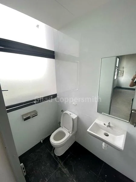 Light Industrial (B1) for Rent: Nordcom II - Image 5