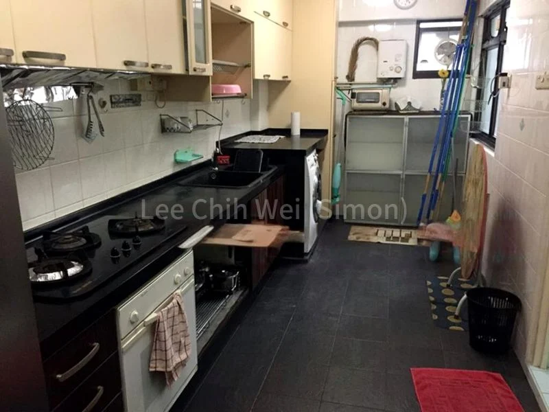 Executive HDB for Rent in 588B Montreal Drive - Image 2