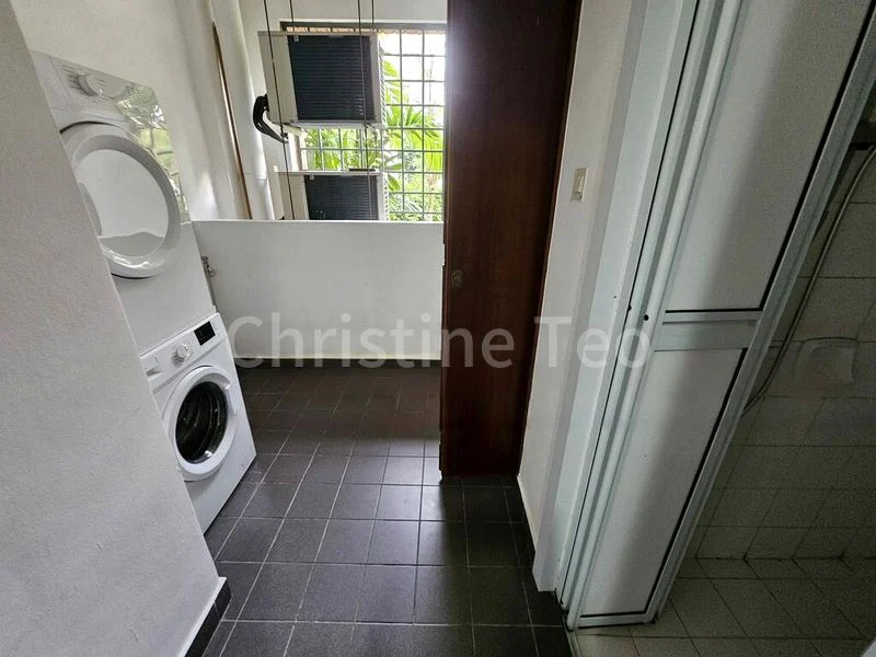 4 Bed Condo for Rent in Palm Spring - Image 13