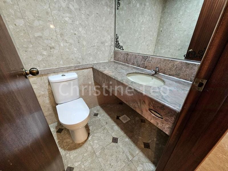 4 Bed Condo for Rent in Palm Spring - Image 12