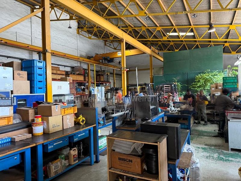 Factory / Workshop (B2) for Rent: 10-Ton Crane, 600 Amps, 5.6m Clear Height in Jurong - Image 3