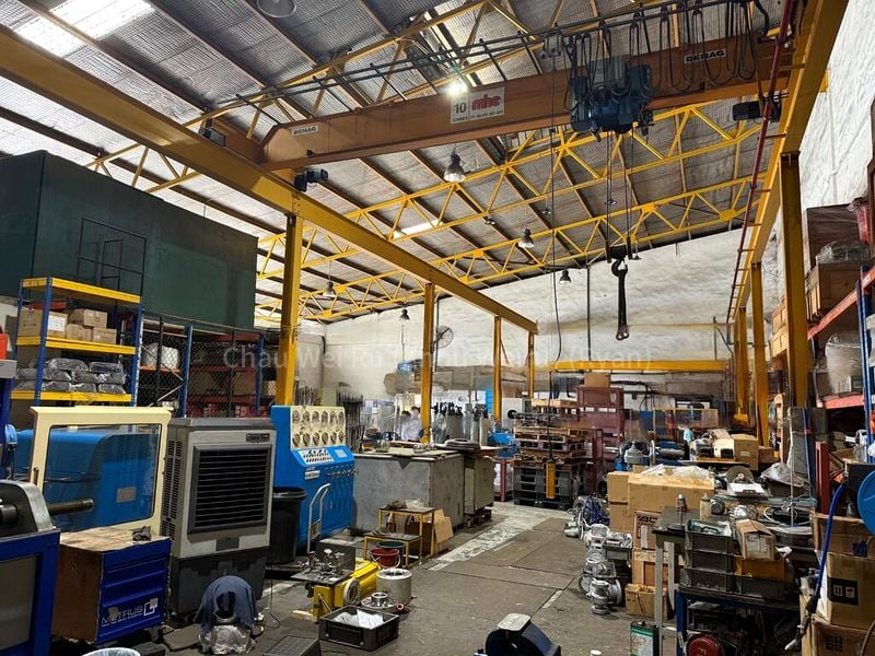 Factory / Workshop (B2) for Rent: 10-Ton Crane, 600 Amps, 5.6m Clear Height in Jurong - Image 5