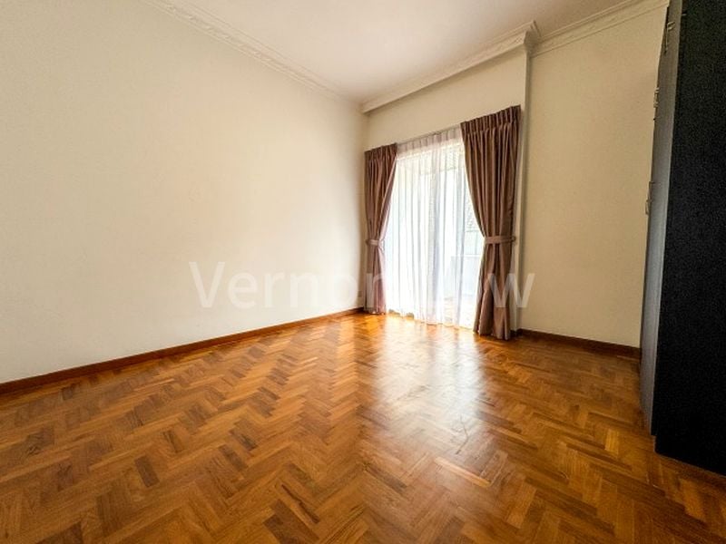 5 Bed (Landed) for Rent in  Selby Gardens - Image 6