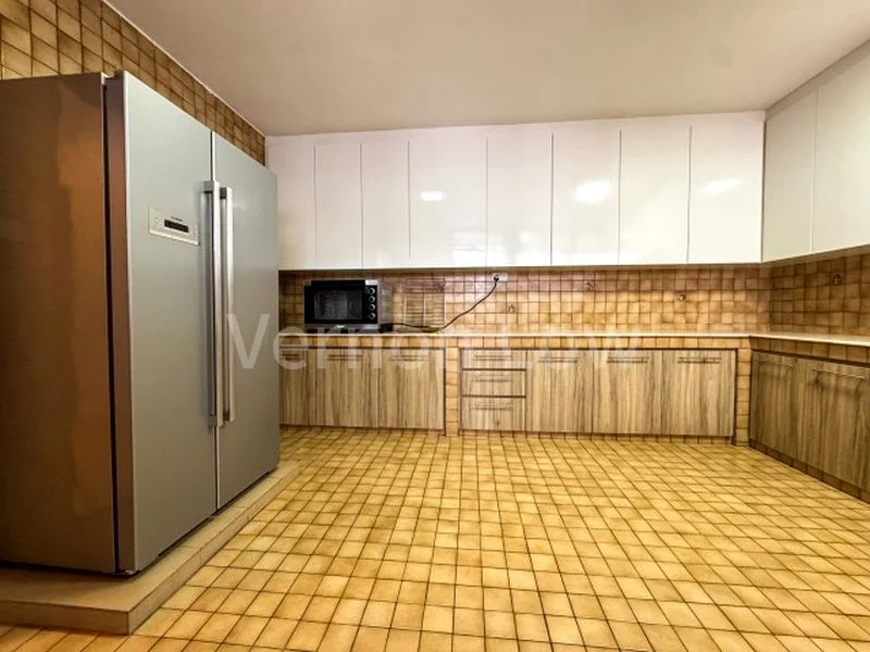 5 Bed (Landed) for Rent in  Selby Gardens - Image 12