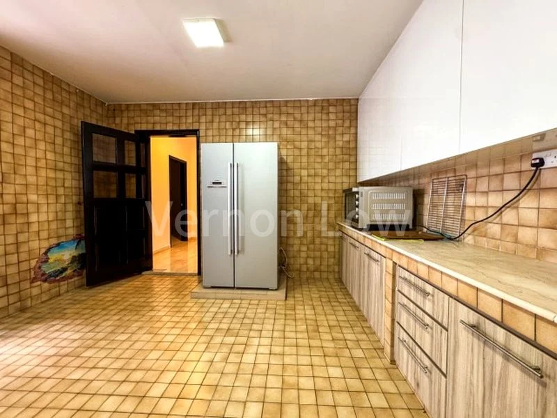 5 Bed (Landed) for Rent in  Selby Gardens - Image 13