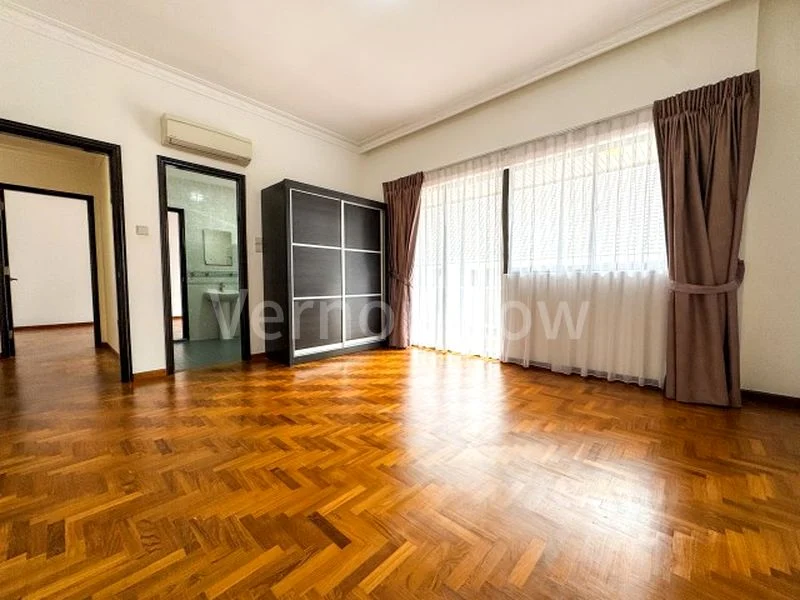 5 Bed (Landed) for Rent in Selby Gardens - Image 9