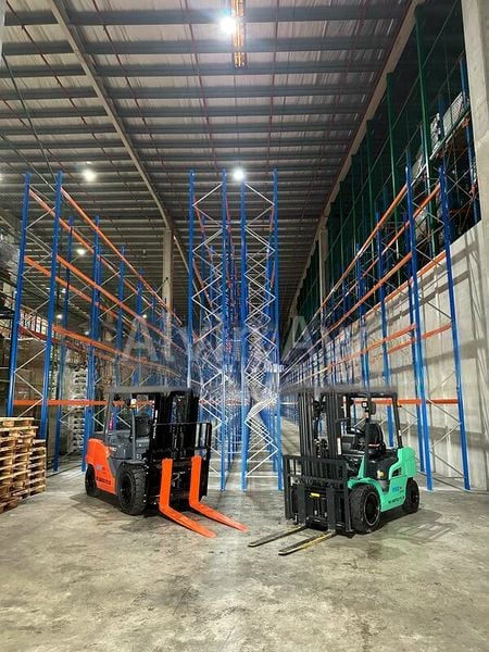 Warehouse for Rent: 12m High-Ceiling | Penjuru | Near AYE | Racking System | 3PL Services - Image 1