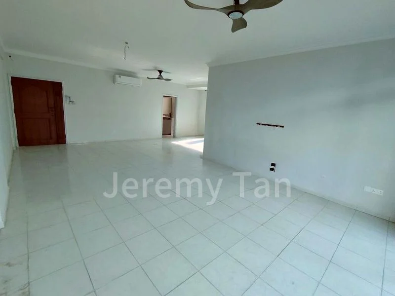 3 Bed Condo for Rent in  Park East - Image 2