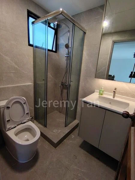 3 Bed Condo for Rent in  Park East - Image 5