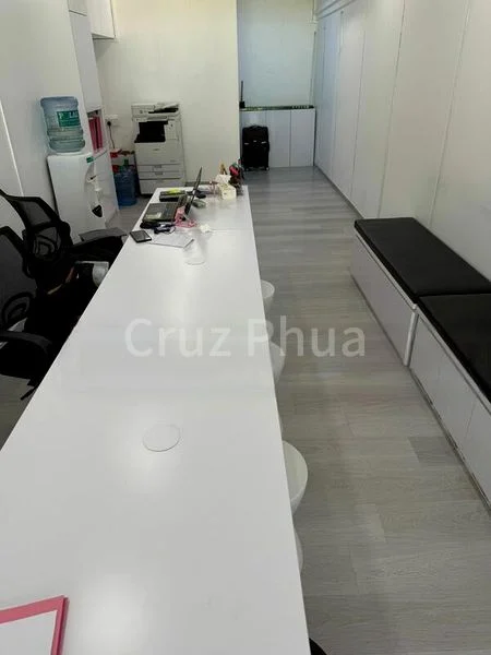 Prime Retail Shop for Rent: 300 sqft, Attached Toilet - Image 2