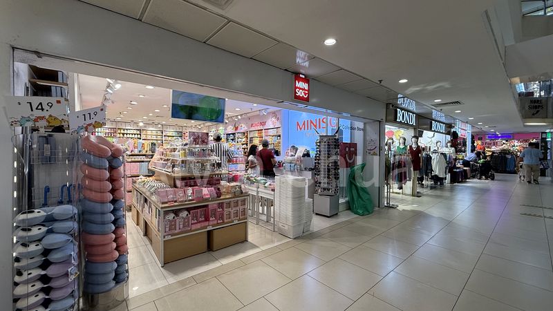 Mall Shop for Rent in Lucky Plaza - Image 11