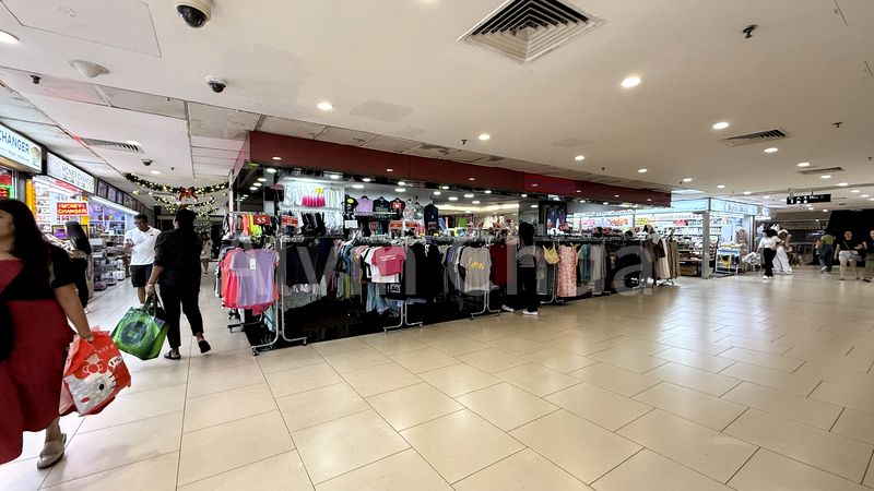 Mall Shop for Rent in Lucky Plaza - Image 9