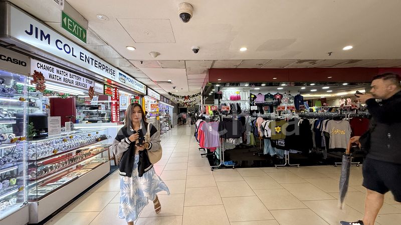 Mall Shop for Rent in Lucky Plaza - Image 33