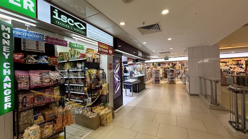 Mall Shop for Rent in Lucky Plaza - Image 31