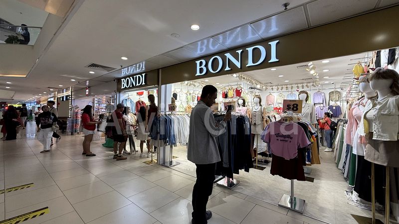 Mall Shop for Rent in Lucky Plaza - Image 13