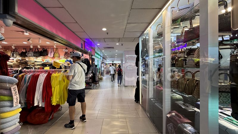 Mall Shop for Rent in Lucky Plaza - Image 14
