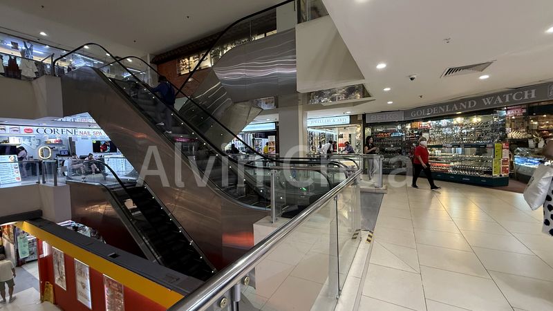 Mall Shop for Rent in Lucky Plaza - Image 19