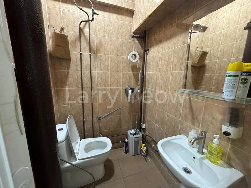 Shop / Shophouse for Rent: 11 Jalan Bukit Merah - Image 1